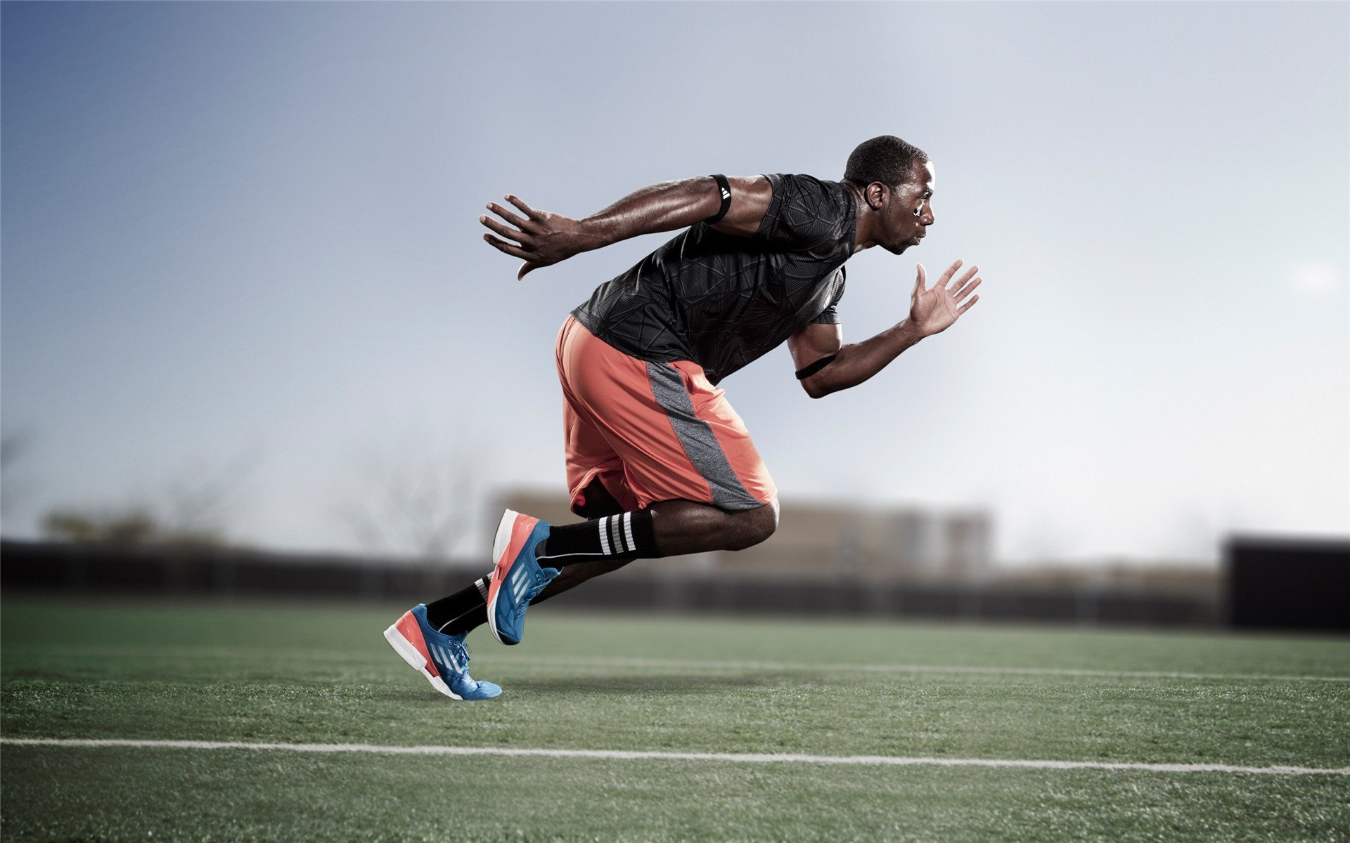 西甲球场上的巅峰竞技：瞬间引爆全场沸腾，西甲球赛